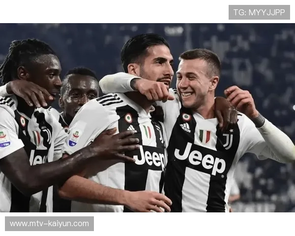 终场哨响,尤文图斯球员低头离场,伊斯坦布尔之夜成噩梦 终场哨响,尤文图斯球员低头离场,伊斯坦布尔之夜成噩梦